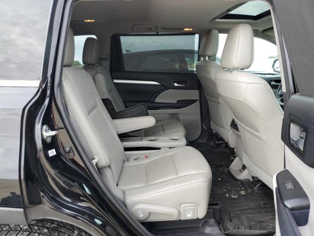 Photo 11 from auction – 2018 TOYOTA HIGHLANDER with VIN 5TDJZRFH5JS532354