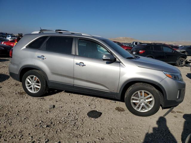 Photo 4 from auction – 2015 KIA SORENTO LX with VIN 5XYKTDA75FG552261