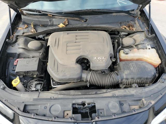Photo 11 from auction – 2018 CHRYSLER 300 LIMITE with VIN 2C3CCAEG1JH324267