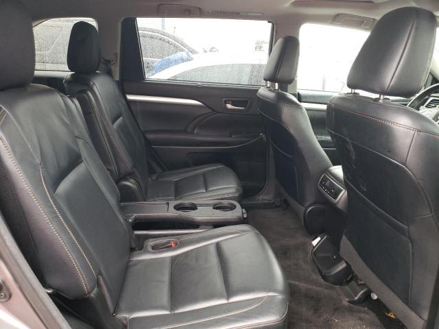 Photo 11 from auction – 2018 TOYOTA HIGHLANDER with VIN 5TDJZRFH6JS536252