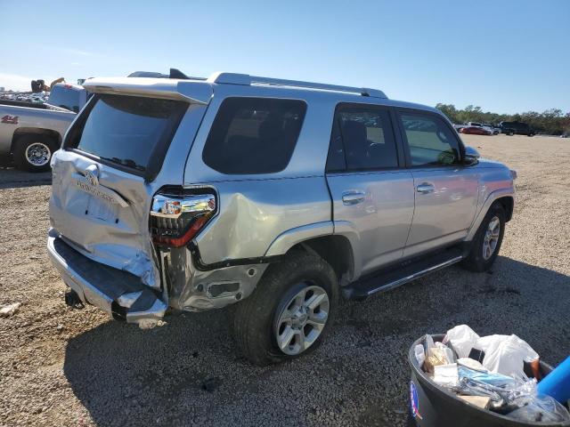 Photo 3 from auction – 2018 TOYOTA 4RUNNER SR with VIN JTEZU5JRXJ5170081