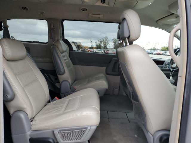 Photo 11 from auction – 2010 CHRYSLER TOWN & COU with VIN 2A4RR5DX5AR473010