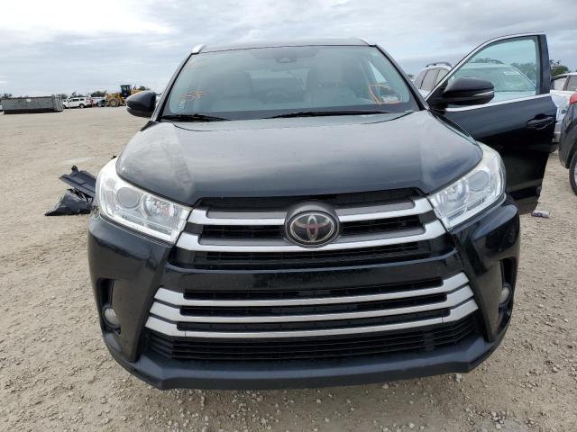 Photo 5 from auction – 2018 TOYOTA HIGHLANDER with VIN 5TDJZRFH5JS532354