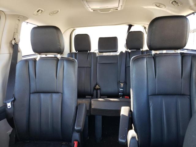 Photo 10 from auction – 2016 CHRYSLER TOWN & COU with VIN 2C4RC1BG4GR248038