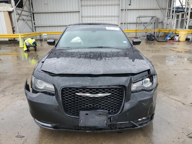 Photo 5 from auction – 2019 CHRYSLER 300 S with VIN 2C3CCABG6KH524051