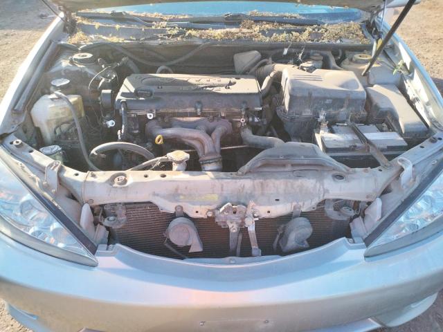 Photo 11 from auction – 2005 TOYOTA CAMRY LE with VIN 4T1BE32K85U015237