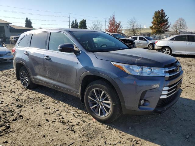 Photo 4 from auction – 2018 TOYOTA HIGHLANDER with VIN 5TDJZRFH6JS858910