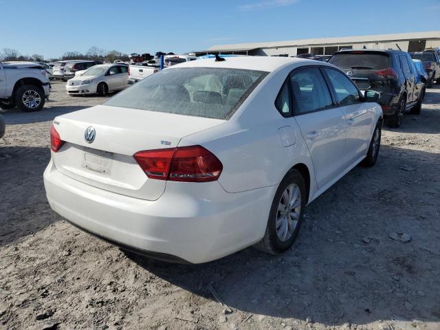 Photo 3 from auction – 2015 VOLKSWAGEN PASSAT S with VIN 1VWAT7A31FC048415