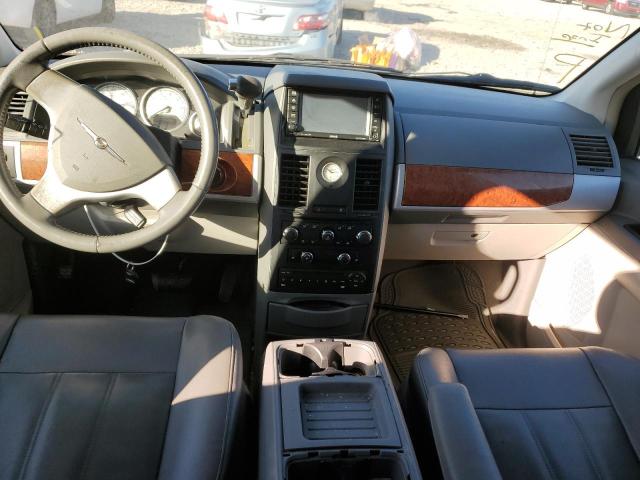 Photo 8 from auction – 2008 CHRYSLER TOWN & COU with VIN 2A8HR54P08R152853