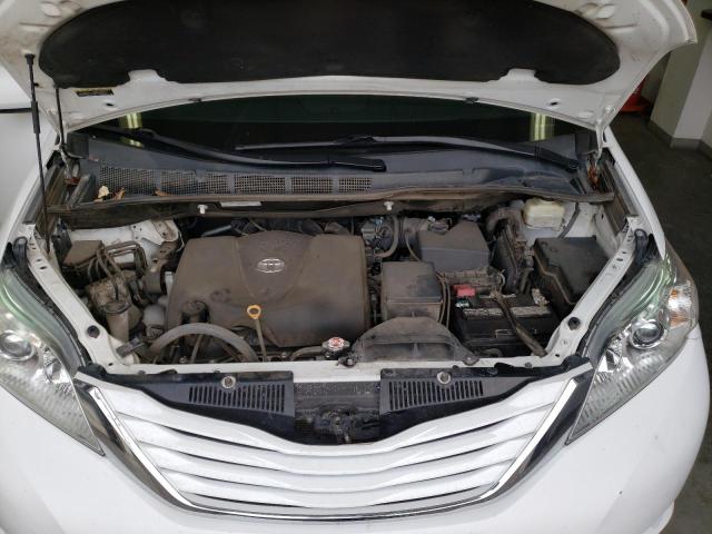 Photo 12 from auction – 2017 TOYOTA SIENNA LE with VIN 5TDKZ3DC1HS862107
