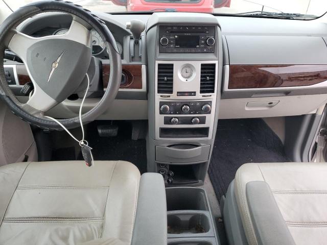 Photo 8 from auction – 2010 CHRYSLER TOWN & COU with VIN 2A4RR5DX5AR473010