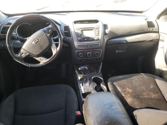 Photo 8 from auction – 2015 KIA SORENTO LX with VIN 5XYKTDA62FG560504