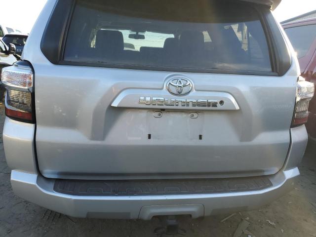 Photo 6 from auction – 2019 TOYOTA 4RUNNER SR with VIN JTEBU5JR4K5646179