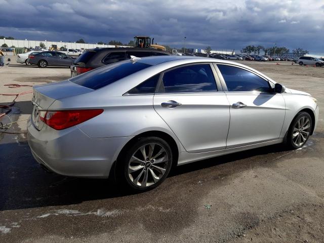 Photo 3 from auction – 2012 HYUNDAI SONATA SE with VIN 5NPEC4AC6CH352956