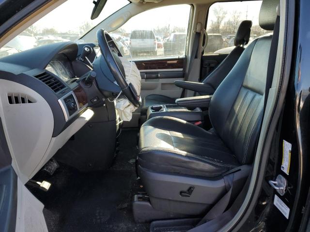 Photo 7 from auction – 2010 CHRYSLER TOWN & COU with VIN 2A4RR8D13AR386526