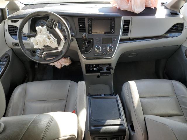 Photo 8 from auction – 2018 TOYOTA SIENNA XLE with VIN 5TDDZ3DC9JS196418