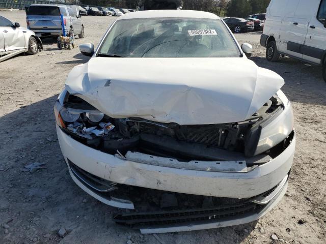 Photo 5 from auction – 2015 VOLKSWAGEN PASSAT S with VIN 1VWAT7A31FC048415