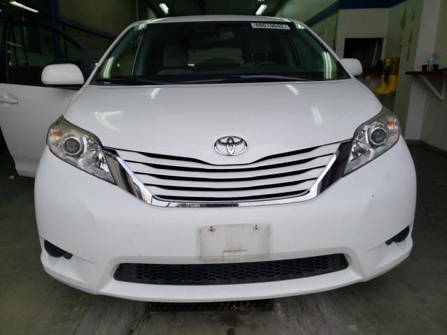 Photo 5 from auction – 2017 TOYOTA SIENNA LE with VIN 5TDKZ3DC1HS862107
