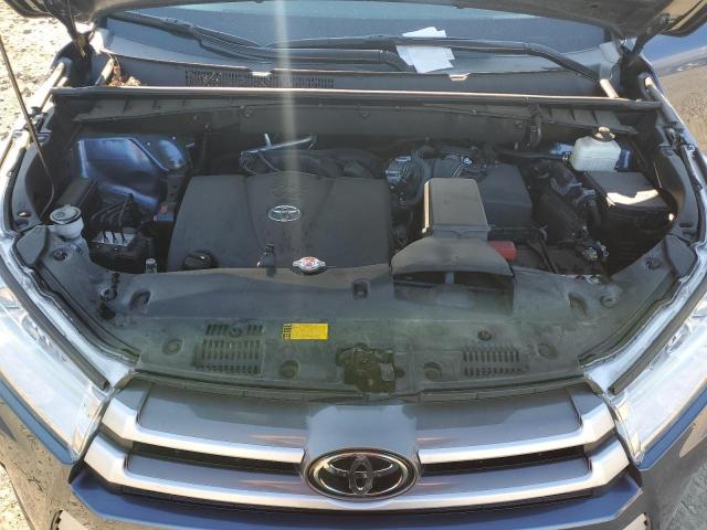 Photo 11 from auction – 2018 TOYOTA HIGHLANDER with VIN 5TDJZRFH6JS858910