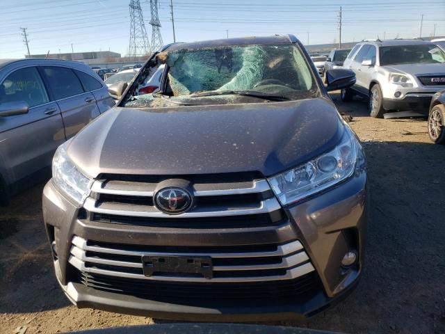 Photo 5 from auction – 2019 TOYOTA HIGHLANDER with VIN 5TDJZRFH6KS576526