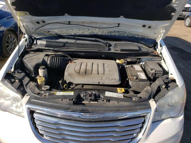 Photo 12 from auction – 2013 CHRYSLER TOWN & COU with VIN 2C4RC1BG2DR540198