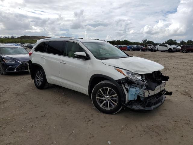 Photo 4 from auction – 2017 TOYOTA HIGHLANDER with VIN 5TDJZRFH9HS422885