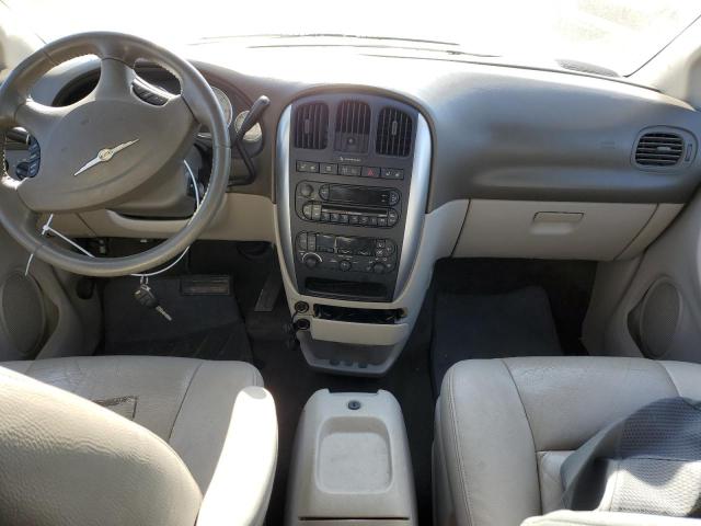 Photo 8 from auction – 2005 CHRYSLER TOWN & COU with VIN 2C4GP54L65R372256