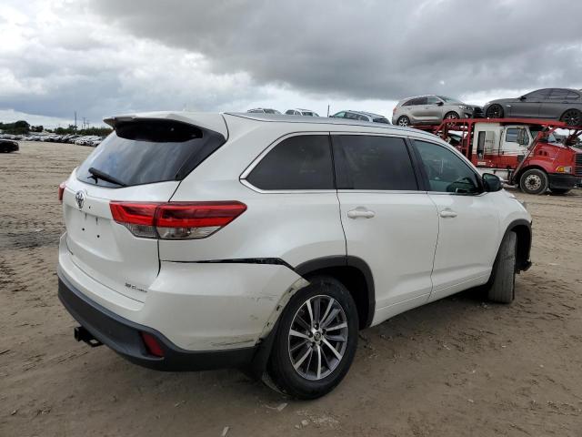 Photo 3 from auction – 2017 TOYOTA HIGHLANDER with VIN 5TDJZRFH9HS422885
