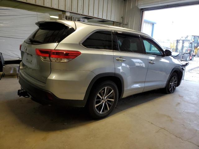 Foto 3 de la subasta – 2017 TOYOTA HIGHLANDER con VIN 5TDKZRFH3HS509119