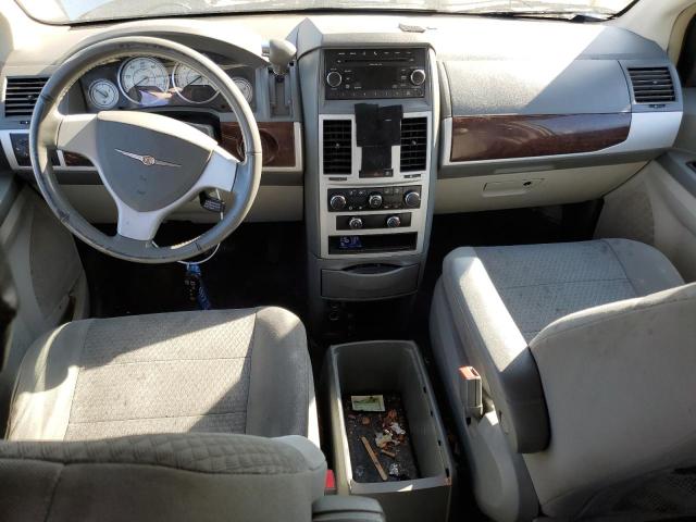Photo 8 from auction – 2010 CHRYSLER TOWN & COU with VIN 2A4RR5D13AR373550