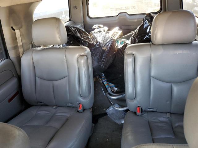 Photo 10 from auction – 2004 CHEVROLET SUBURBAN K with VIN 3GNFK16T34G312401