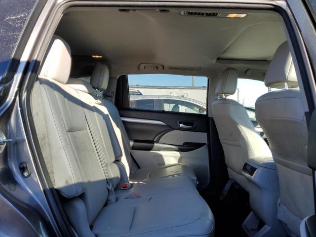 Photo 10 from auction – 2018 TOYOTA HIGHLANDER with VIN 5TDJZRFH1JS859785