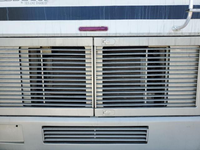 Photo 7 from auction – 2004 ROAD ROADTRK RV with VIN 1RF62464142027314