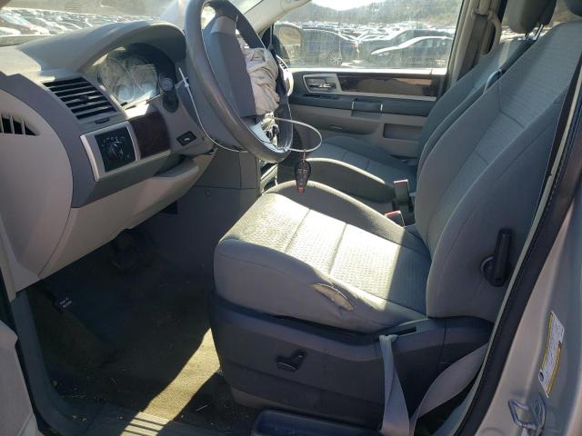 Photo 7 from auction – 2010 CHRYSLER TOWN & COU with VIN 2A4RR5D15AR375946