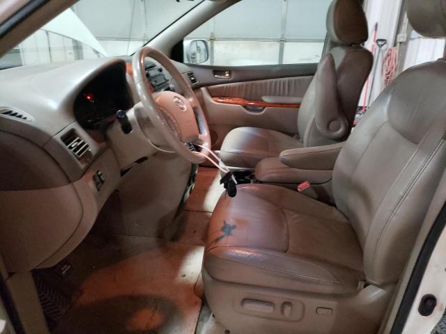 Photo 7 from auction – 2010 TOYOTA SIENNA XLE with VIN 5TDYK4CC2AS319523