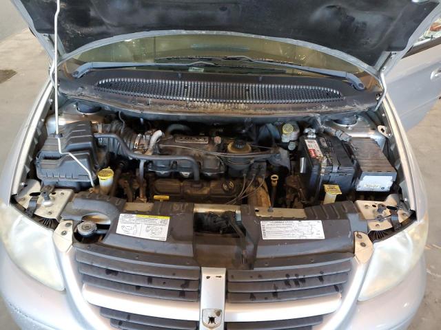 Photo 12 from auction – 2005 DODGE GRAND CARA with VIN 2D4GP44L95R596697