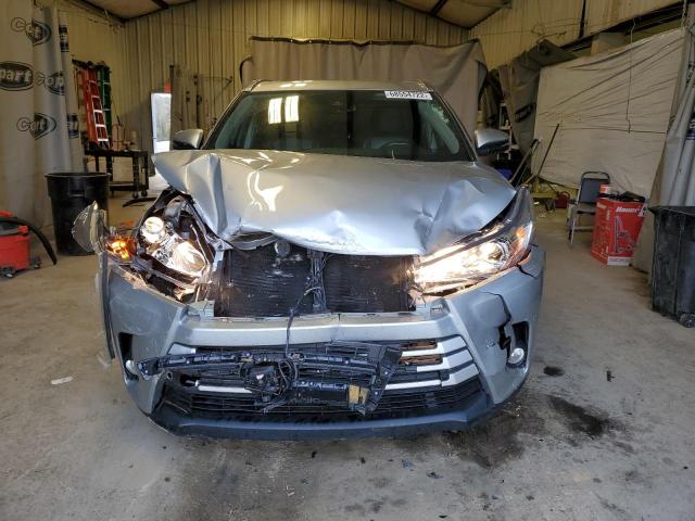 Foto 5 de la subasta – 2017 TOYOTA HIGHLANDER con VIN 5TDKZRFH3HS509119