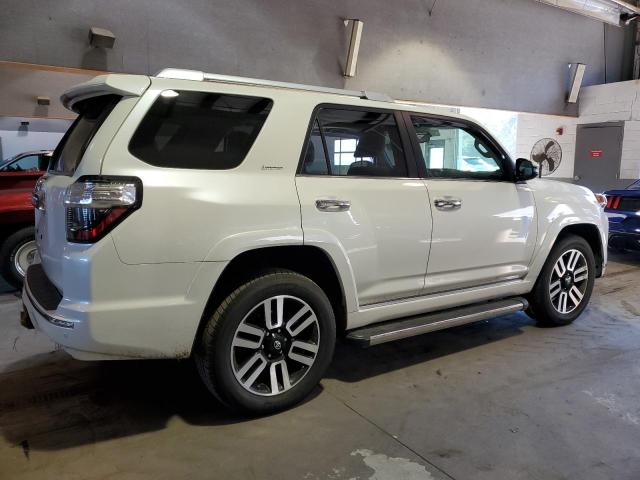 Photo 3 from auction – 2014 TOYOTA 4RUNNER SR with VIN JTEBU5JR1E5184247