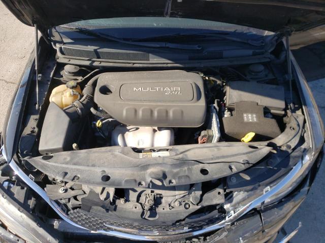 Photo 11 from auction – 2015 CHRYSLER 200 LIMITE with VIN 1C3CCCAB5FN716124