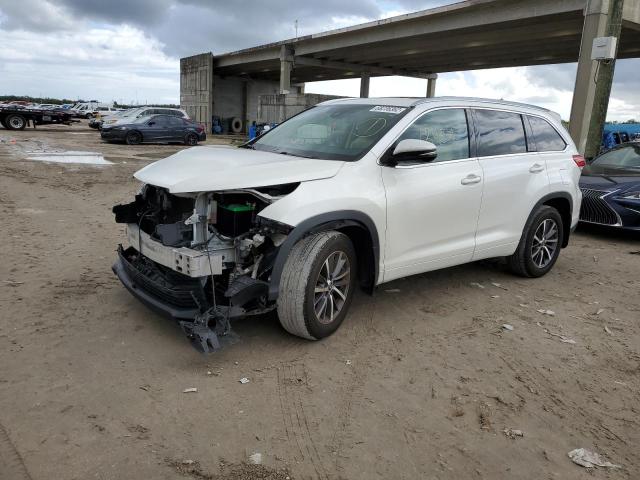 TOYOTA HIGHLANDER 2017 مع رقم تعريف المركبة 5TDJZRFH9HS422885 - صورة من المزاد