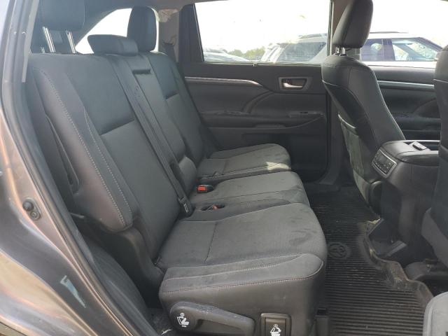 Photo 11 from auction – 2019 TOYOTA HIGHLANDER with VIN 5TDDZRFH8KS739044