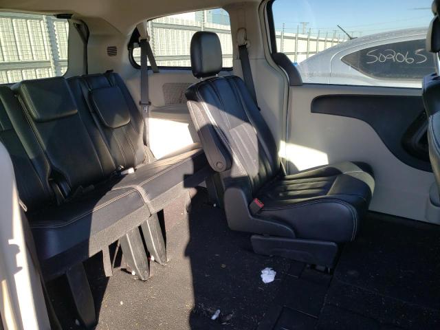 Photo 11 from auction – 2015 CHRYSLER TOWN & COU with VIN 2C4RC1BG4FR564795