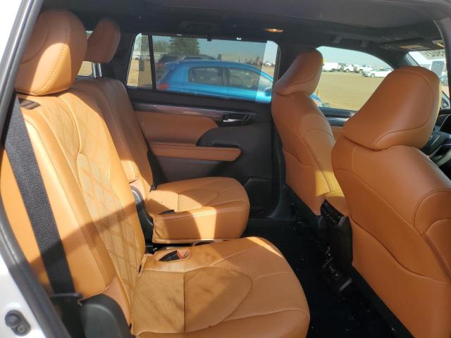 Photo 11 from auction – 2022 TOYOTA HIGHLANDER with VIN 5TDFZRBH7NS183179
