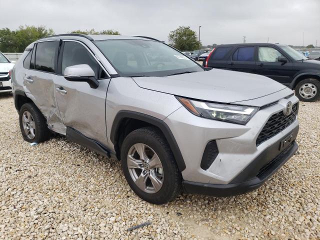 Photo 4 from auction – 2022 TOYOTA RAV4 XLE with VIN 2T3W1RFV1NC200582