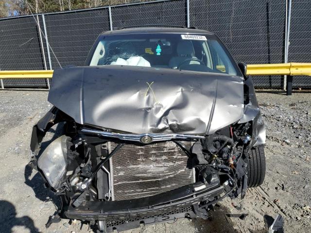 Photo 5 from auction – 2010 CHRYSLER TOWN & COU with VIN 2A4RR8DX1AR422248