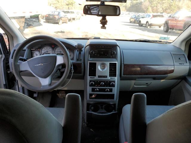 Photo 8 from auction – 2010 CHRYSLER TOWN AND C with VIN 2A4RR4DE4AR102526