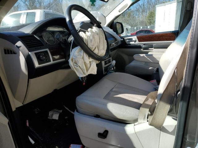 Photo 7 from auction – 2010 CHRYSLER TOWN & COU with VIN 2A4RR8DX1AR422248