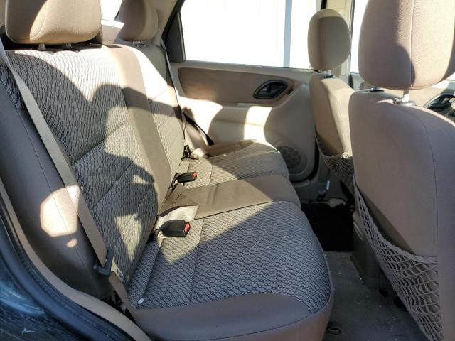 Photo 11 from auction – 2004 FORD ESCAPE XLT with VIN 1FMYU93154KA71040