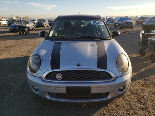 Photo 5 from auction – 2010 MINI COOPER CLU with VIN WMWML3C58ATX51071