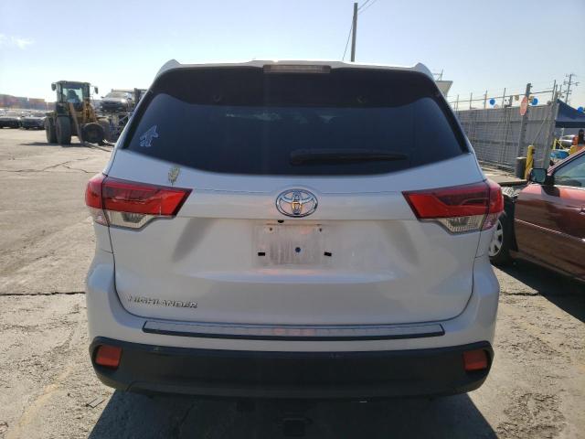 Photo 6 from auction – 2018 TOYOTA HIGHLANDER with VIN 5TDZARFH5JS033726
